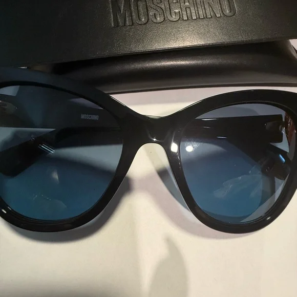 Moschino Dark Blue Sunglasses display picture 3